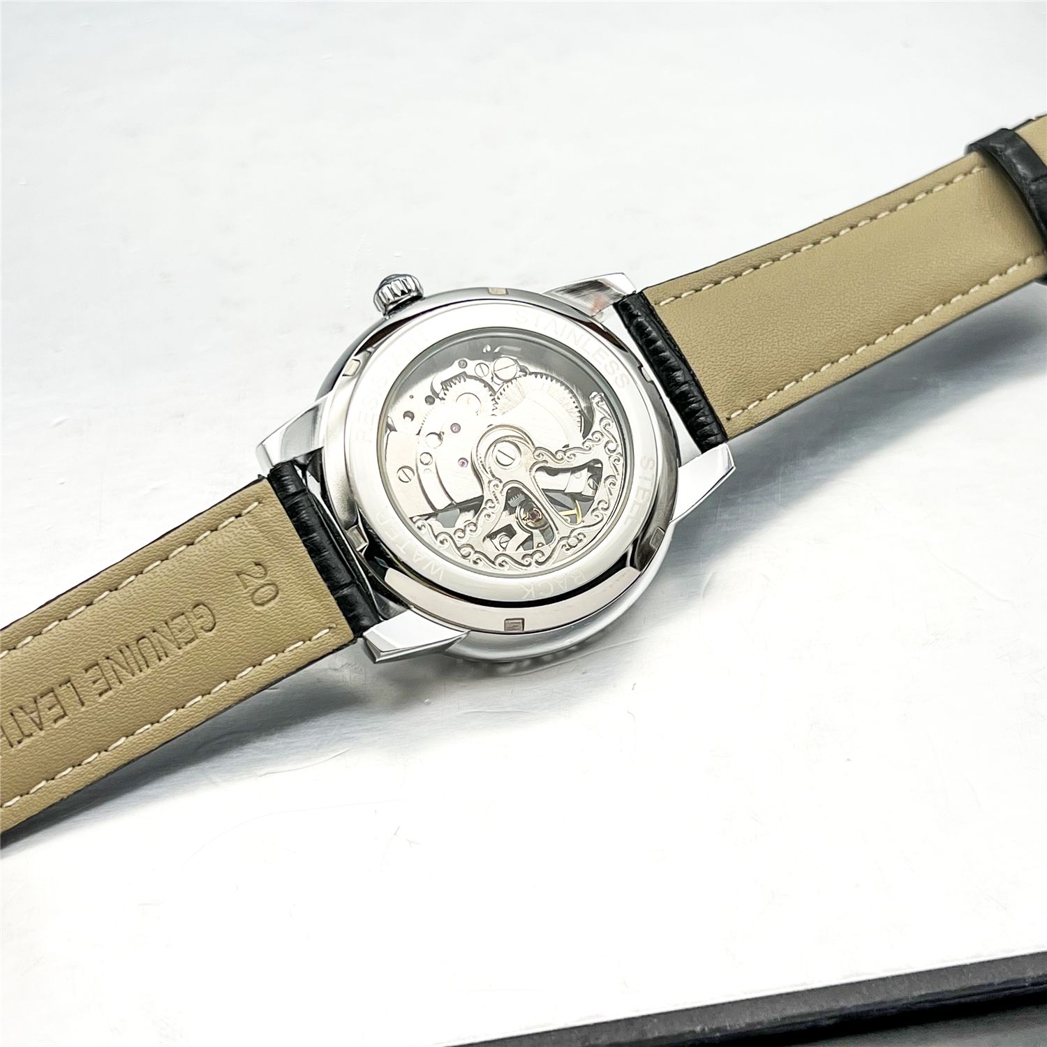 New High-Value Lightweight Lux - Luxury Watch Values review and price