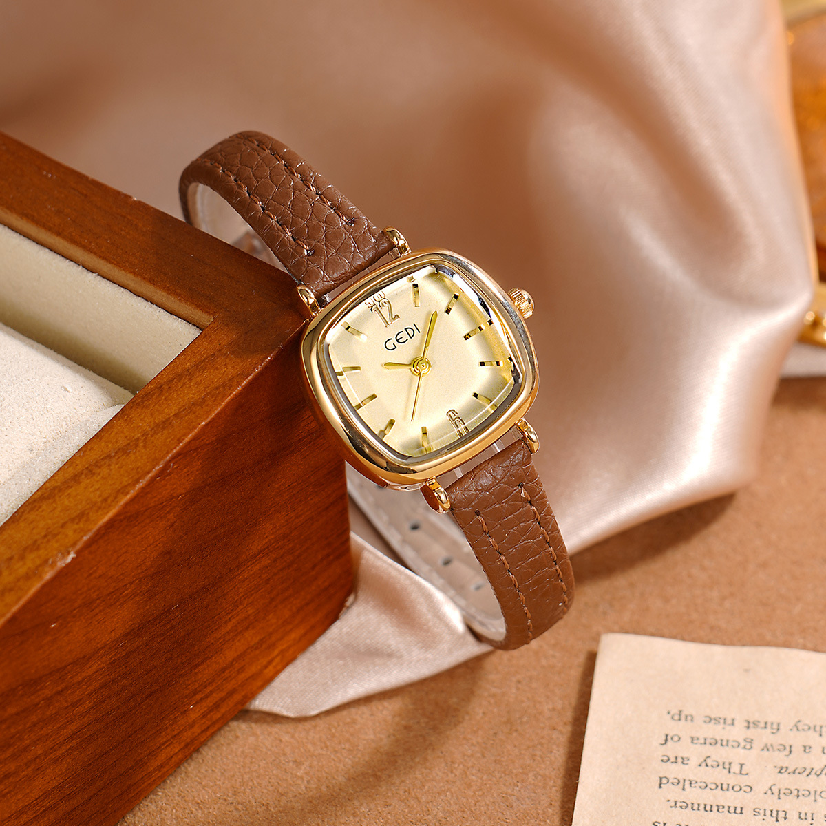 UTHAI 61018 CQ490 Simplicity,  - Luxury Watch Values review and price